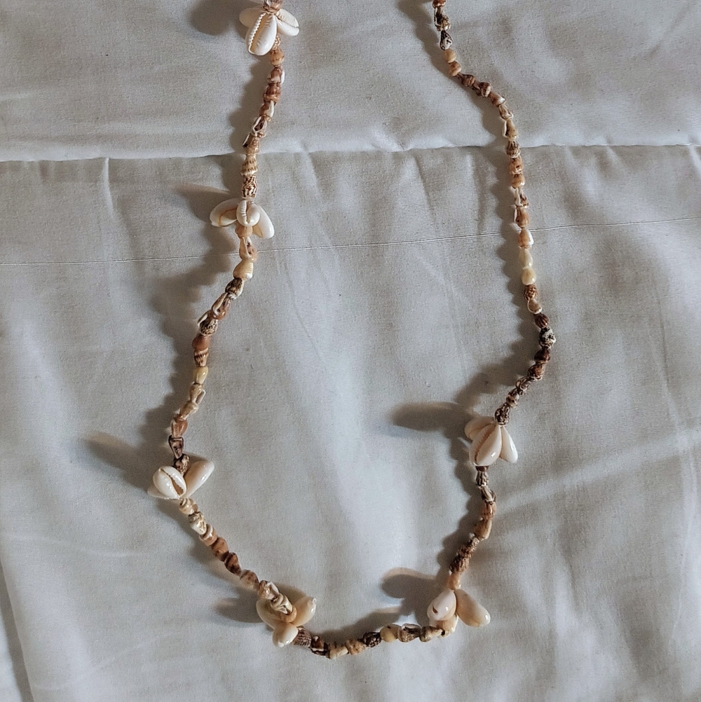 Handmade Shell Necklace - Picture 5 of 6